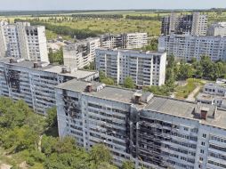 Zonas habitacionales de Járkov fueron blanco de los misiles rusos que buscan el control de la ciudad. EFE