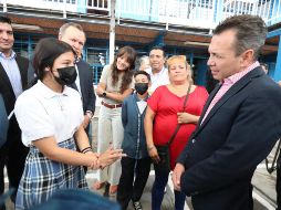 Las escuelas interesadas en formar parte deberán grabar un video explicando las razones por las cuales les gustaría ser beneficiados. TWITTER/PabloLemusN