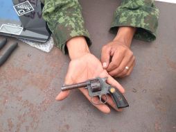 La Sedena instaló esta semana un módulo de canje de armas en la Plaza de Armas. EL INFORMADOR / R. Bobadilla