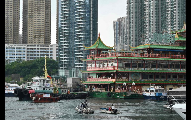 El restaurante flotante Jumbo, de casi 80 metros de eslora, había sido un punto de referencia en Hong Kong durante más de cuatro décadas. AFP/P. Parks