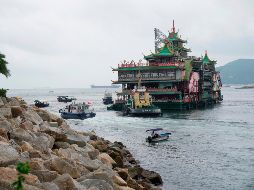 El restaurante flotante Jumbo, de casi 80 metros de eslora, había sido un punto de referencia en Hong Kong durante más de cuatro décadas. AFP/P. Parks