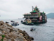 El restaurante flotante Jumbo, de casi 80 metros de eslora, había sido un punto de referencia en Hong Kong durante más de cuatro décadas. AFP/P. Parks