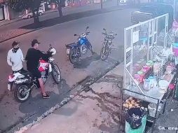 Trascendió por parte de los elementos de seguridad de Quevedo que uno de los ladrones perdió la vida y el otro permanece en calidad de detenido. ESPECIAL