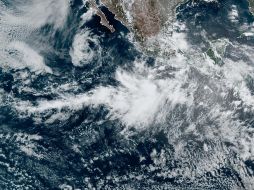Se exhorta a la población a atender los avisos del Servicio Meteorológico Nacional (SMN), de la Comisión Nacional del Agua (Conagua), y seguir las indicaciones de las autoridades estatales, municipales y de Protección Civil. EFE / N. NHC