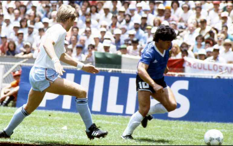 Hoy se cumplen 36 años del gol más recordado quizá de la carrera de Maradona. ARCHIVO