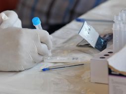 Mantener las medidas preventivas como el uso del cubrebocas, el lavado de manos y el aislamiento en caso de síntomas son la mejor defensa contra el COVID. EL INFORMADOR/ARCHIVO