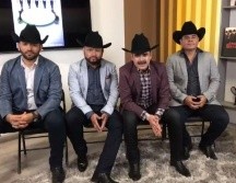 Mario Quintero, vocalista de la alineación (camisa tinta), señaló que este show en especial es para su público arriba de los 50 años que busca ver su concierto desde las comodidad de un inmueble como el Telmex. ESPECIAL