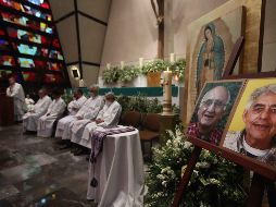 Javier Campos (de lentes) y Joaquín Mora (a su derecha) fueron asesinados cuando intentaban proteger al guía turístico Pedro Palma. Los religiosos hacían labor social, defendían la cultura y promovían la educación. SUN/V. Rosas