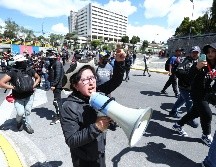 Manifestantes exigen el cumplimiento de diez puntos de su pliego petitorio. EFE