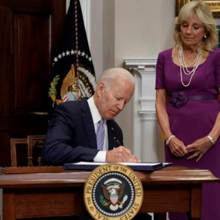 Biden espera que nueva ley sobre armas permita salvar muchas vidas