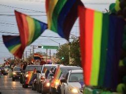 Para la 44.ª edición de la Marcha del Orgullo LGBTTTI se usarán alrededor de 30 carros alegóricos. EFE / L. Torres