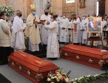 El templo se llenó de personas que conocían a los sacerdotes y decir fue acudir a darle el último adiós. EFE