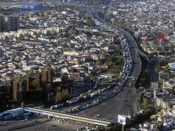 La alta inflación -50.9% en 2021- representa un desafío para quien califica a un crédito. AFP/Archivo