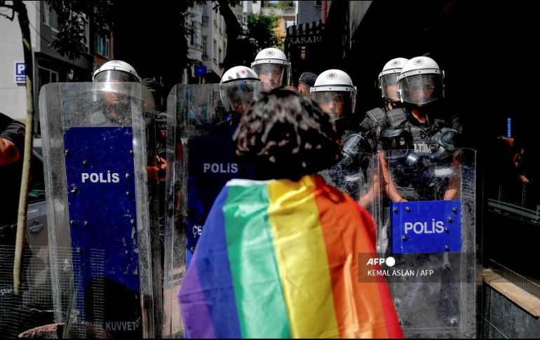 Después de un espectacular desfile de más de 100 mil personas en Estambul en 2014, las autoridades prohíben el evento año tras año, oficialmente por razones de seguridad. AFP / K. Aslan