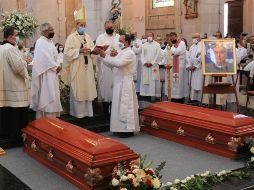 El sábado, en la misa de cuerpo presente celebrada por la muerte de los sacerdotes jesuitas, religiosos de esa congregación pidieron a López Obrador, revisar su estrategia de seguridad y señalaron que el país está invadido por la violencia. EFE / ARCHIVO