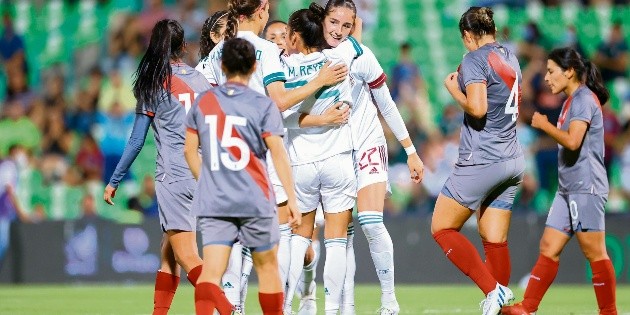 El Tricolor vence al combinado de Per&uacute;