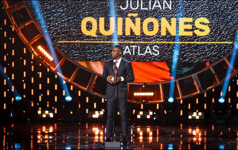 También de Atlas, el colombiano Julián Quiñones, fue galardonado como Mejor Medio Ofensivo. IMAGO7