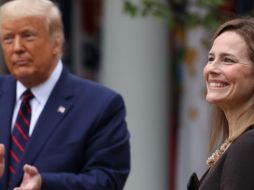Donald Trump y Amy Coney Barret, la última jueza en entrar a la Corte Suprema. GETTY IMAGES