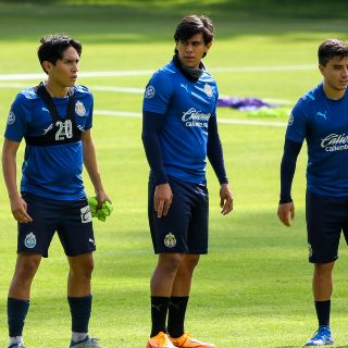 ¿Duda para el sábado? "JJ" Macías no entrenó al parejo del equipo