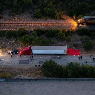 Texas: Hallan los cadáveres de 46 migrantes dentro de un tráiler en San Antonio