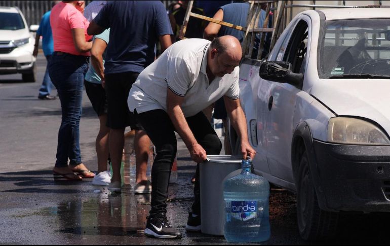 Ciudadanos de Nuevo León tienen meses sufriendo por la falta de agua. SUN / ARCHIVO