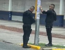 El colectivo pegó fichas por tercera ocasión el viernes en la Plaza Liberación, sin embargo hoy por la mañana ya estaban cubiertas nuevamente. ESPECIAL