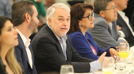 González Márquez asistió a la conferencia “Situación Política en el País, con miras a 2024” impartida por el diputado federal panista, Santiago Creel Miranda. EL INFORMADOR / A. Camacho