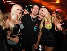 Noche de música en Axis Club. Karen de la Garza, Luis Terán y Karla de la Garza. GENTE BIEN JALISCO/Antonio Martínez