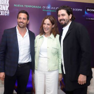 Alejandro, Marisa y Amaury, como tiburones en el agua