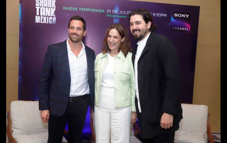 Alejandro Litchi, Marisa Lazo y Amaury Vergara, como tiburones en el agua. GENTE BIEN JALISCO/Claudio Jimeno