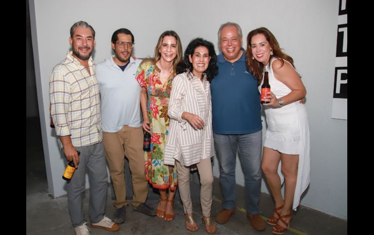 Antonio Soto, Aurelio López, Lorena Navarrete, Pepis López, Aurelio López y Sandy López. GENTE BIEN JALISCO/ Antonio Martínez