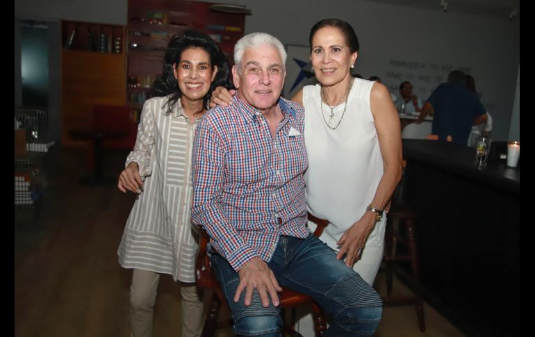 Pepis López, Cuauhtemoc Ochoa y Mónica Rosas. GENTE BIEN JALISCO/ Antonio Martínez