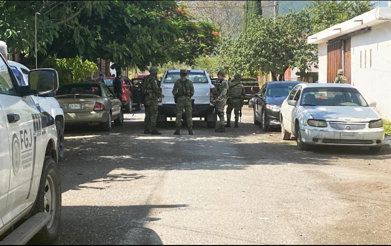 Miembros del Ejército Mexicano resguardaron la zona donde fue asesinado el periodista. EFE
