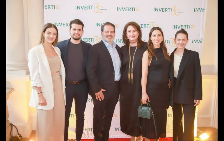 Marifer Santoscoy, Sebastian Ramírez, Ignacio Ramírez, Ana Luisa Medina, Natalia Ramírez y Jimena Ramírez. GENTE BIEN JALISCO/Antonio Martínez