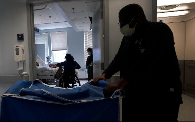 Imagen ilustrativa; al enfrentar al paciente, el hombre disparó contra los policías. AP/C. Rex Arbogast