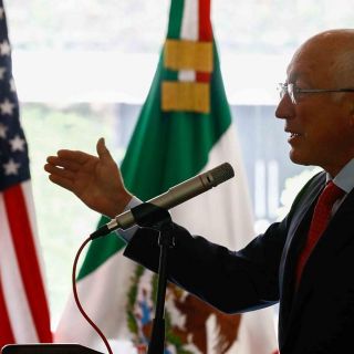 "Controlar el tráfico de armas a México es crucial", señala Ken Salazar