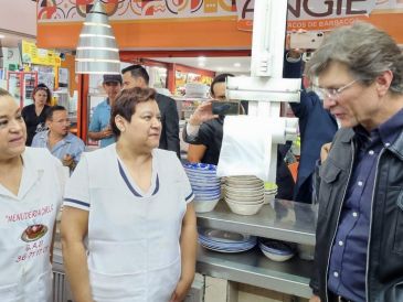 Enrique de la Madrid estuvo en Guadalajara para reunirse con integrantes de la Unión de Comerciantes del Mercado de Abastos. EL INFORMADOR / J. Velazco