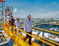 Aunque aún no está terminada, el Presidente Andrés Manuel López Obrador "inauguró" la refinería Olmeca en Dos Bocas. AFP/Presidencia de México