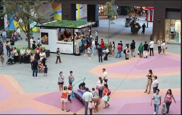 A sólo tres meses de su inauguración oficial, la zona comercial de La Perla está al 40% de su capacidad, y próximamente se esperan nuevas aperturas de tiendas. CORTESÍA