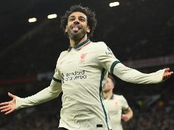 El atacante egipcio está de vacaciones en el Mediterráneo, donde cerró su nuevo contrato. AFP/O. Scarff