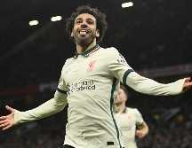 El atacante egipcio está de vacaciones en el Mediterráneo, donde cerró su nuevo contrato. AFP/O. Scarff