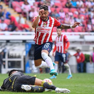¿Chivas busca delantero? Esto dijo Ricardo Cadena