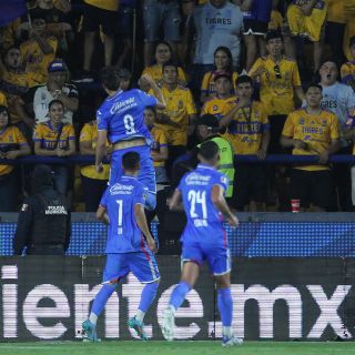 Cruz Azul sorprende a los Tigres