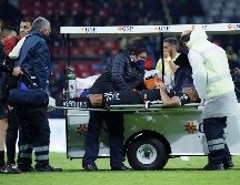 Manotas estuvo en el terreno de juego 25 minutos, y una mala acción en medio campo, en donde se le atoró la rodilla izquierda, causó preocupación. IMAGO7 / ARCHIVO
