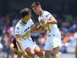 DUPLA ARGENTINA. Dinenno y Gustavo del Prete jugaron juntos en ataque, a la espera del Toto Salvio. IMAGO7