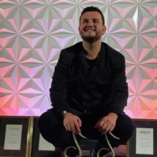 Edén Muñoz: Distinguen al cantante como “Compositor del Año”