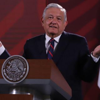 López Obrador defiende sus obras de los "ultraconservadores y reaccionarios"