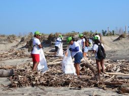 Unen esfuerzos por las playas de México