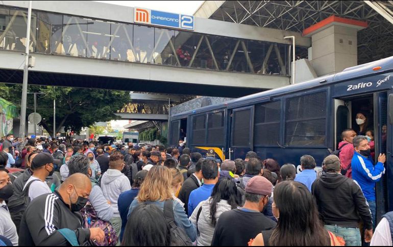 El Metro de la Ciudad de México ha sufrido fallas constantes, lo que genera polémica. SUN