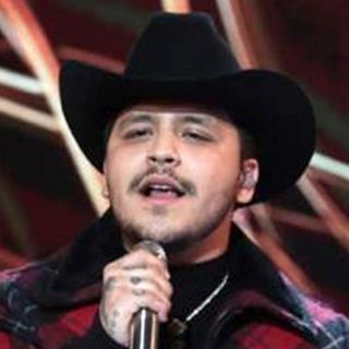 Nodal: Fan agradece al cantante por “salvarle la vida” (VIDEO)